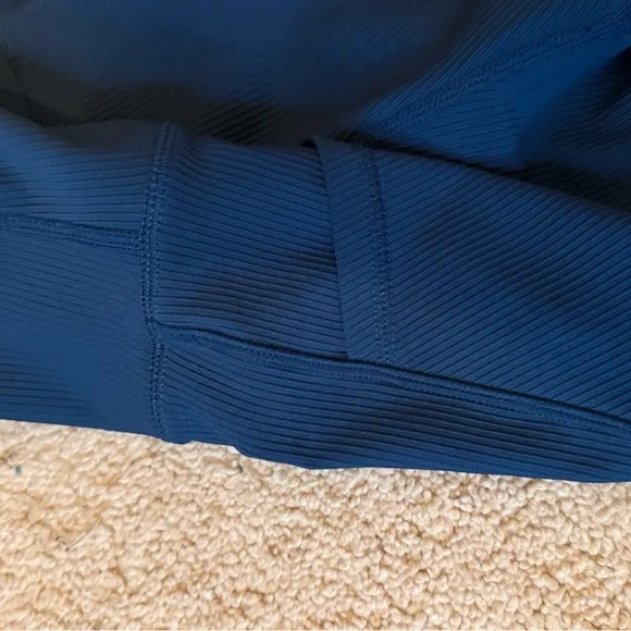 Stylish Women's Navy Leggings - Picture 5 of 6